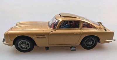 Original Corgi Toys James Bond 007 Aston Martin DB5 1:43 inkl. Figuren 