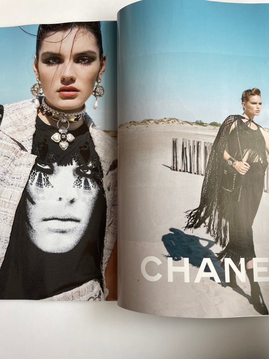 女性情報誌 Vogue China + Magazine February 2022 Vogue + China February 2022 Cover (VOGUE+)