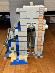 Lego Minecraft The Mountain Cave  21137 95% Complete w/ INSTRUCTIONS READ DESC.