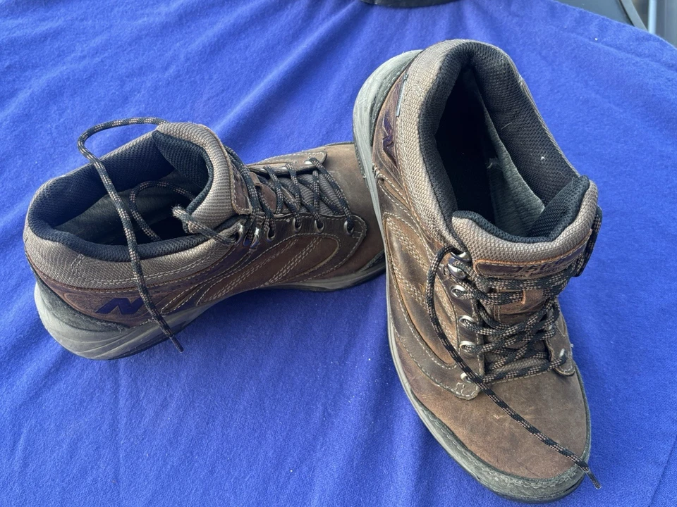 New Balance Rainier Men's Hiking Boot Vibram Sole, Size 10, Brown/Green - Image 2 of 4