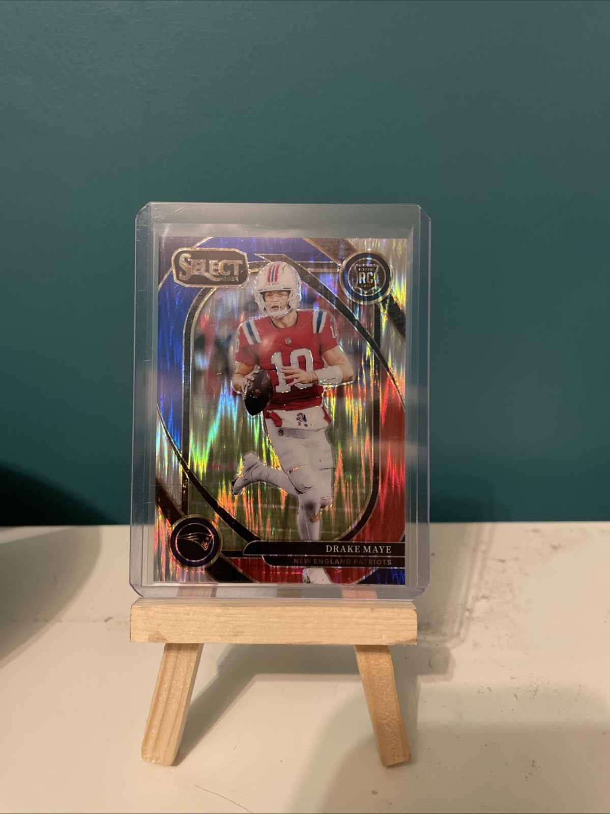 2024 Panini Select - Club Level Drake Maye #218 Red & Blue Shock Prizm (RC)