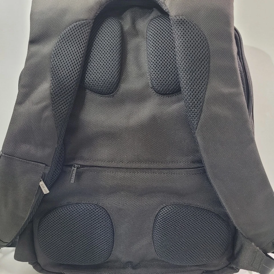 DELSEY PARIS QUARTERBACK PLUS LEISURE TRAVEL BACKPACK EXPANDABLE SIZE 20"  - Image 4 of 4