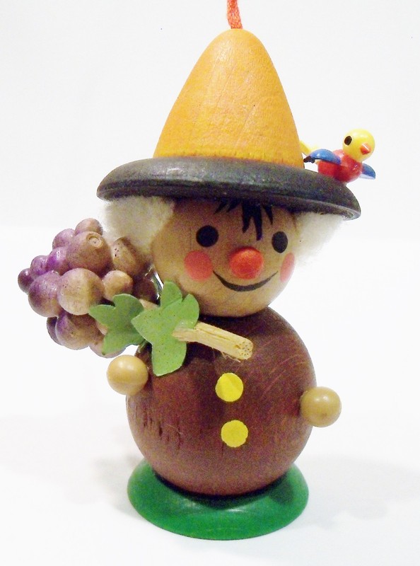 Steinbach Germany Grape Grower Picker Vineyard Winery Wooden Wood Vntg Ornament