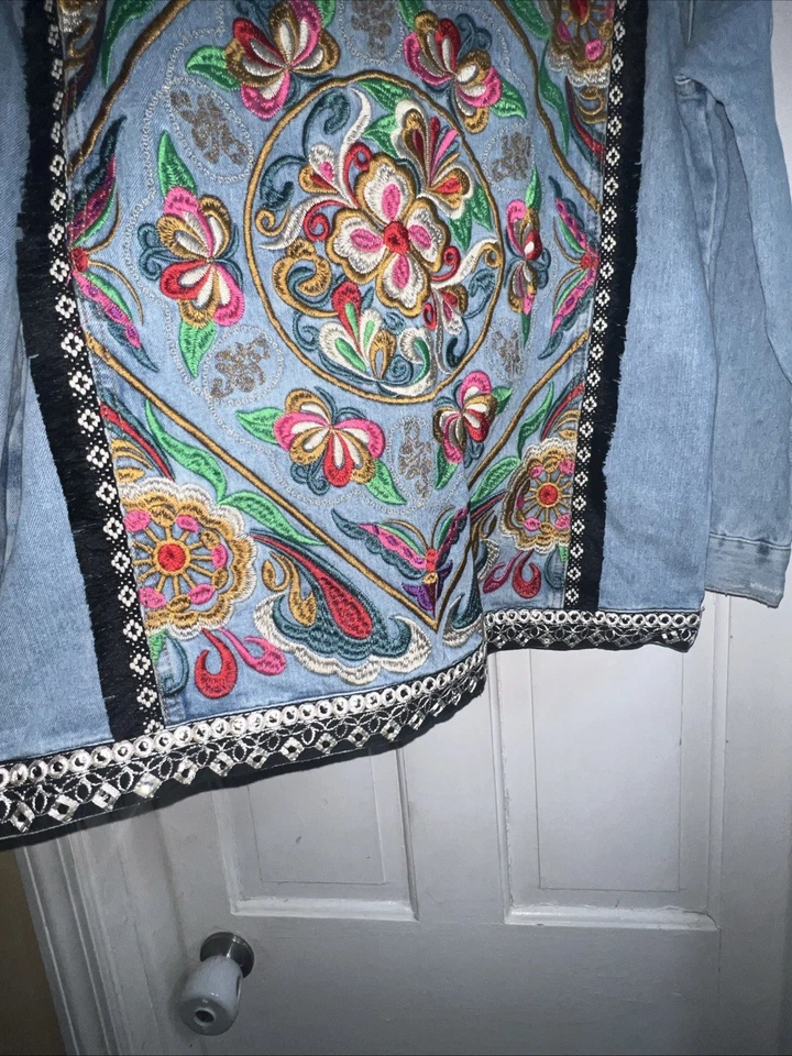 BNWT RIVER ISLAND BOHEMIAN FESTIVAL EMBROIDERED DENIM JACKET - Image 3 of 4