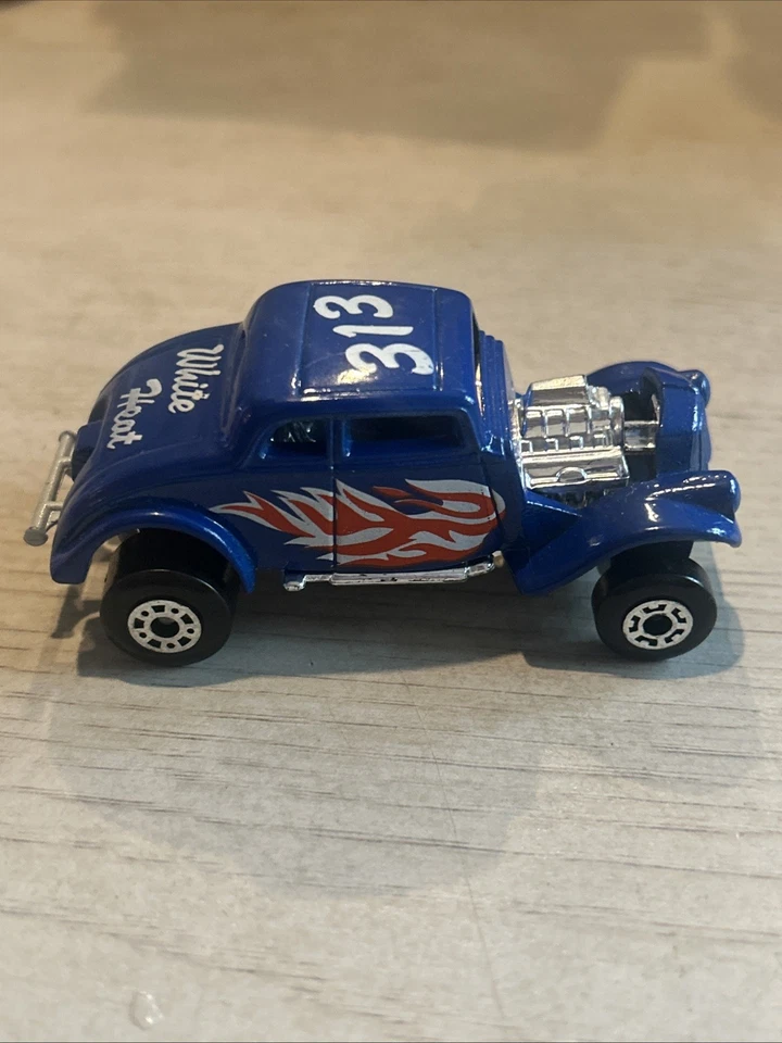 33 Willys Street Rod 313 Azul Blanco Heat Matchbox Lesney Macau 1982 Foto 3 de 4
