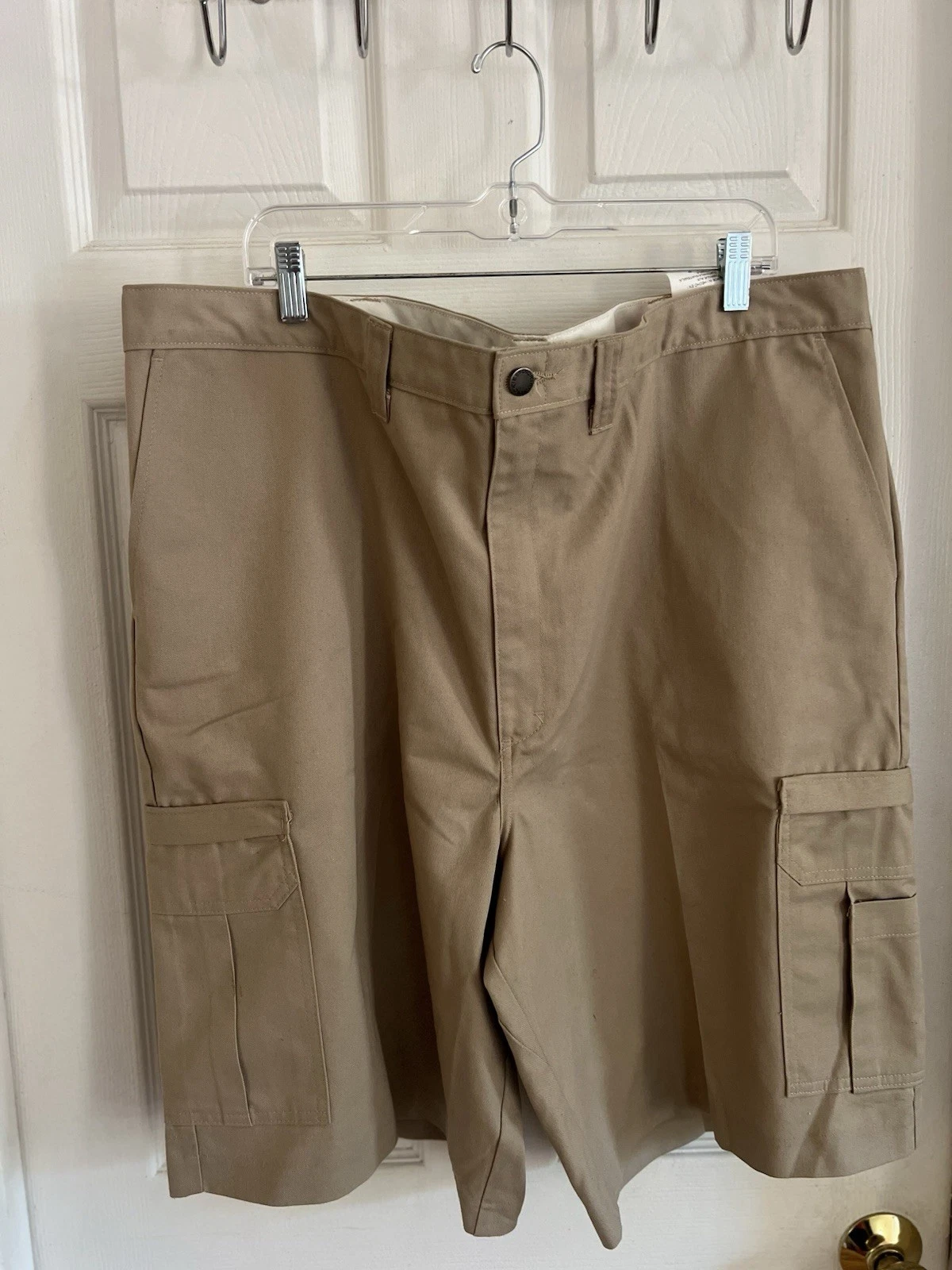 Dickies Khaki Cargo Loose Fit Men’s Shorts Size 44 Workwear Casual Gorpcore NWT