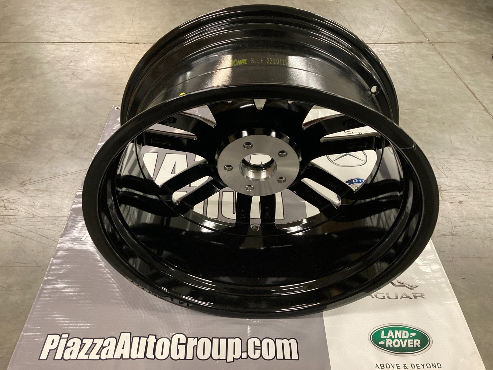 OEM Maserati Urano 20" Wheel, Ghibli & Quattroporte 980157053