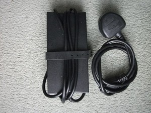 Dell Original Laptop Ladegerät PSU High Power 130W 19,5V 6,7A 0JVCH5 Docking Stn