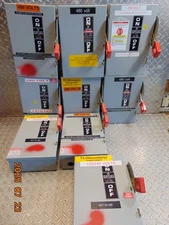 (1) GE TH3361 MODEL 10 30A 30 AMP SAFETY DISCONNECT SWITCH 600VAC 250VDC