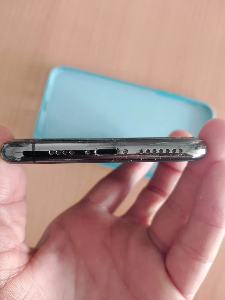 Apple iPhone 11 Pro Max - 64GB - Black (Senza operatore) A2218 (CDMA +... - Immagine 2 di 2