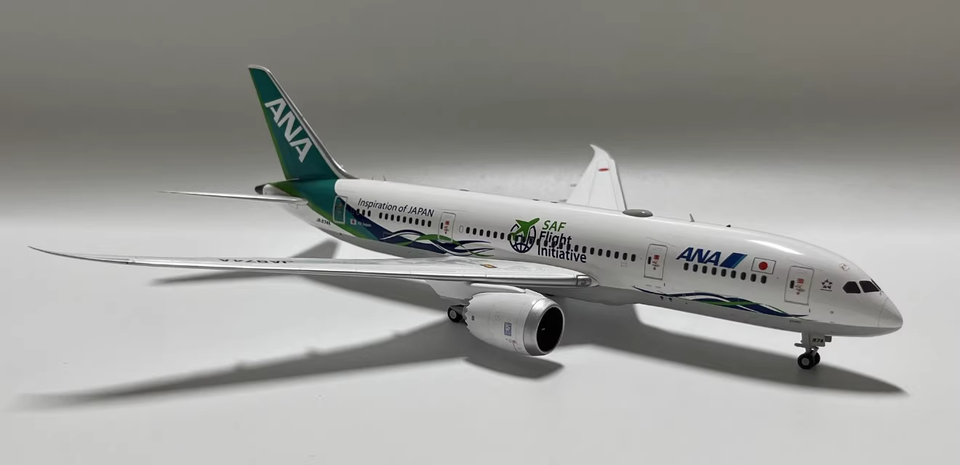 1:200 29CM JC Wings ANA BOEING 787-8 Passenger Airplane Diecast