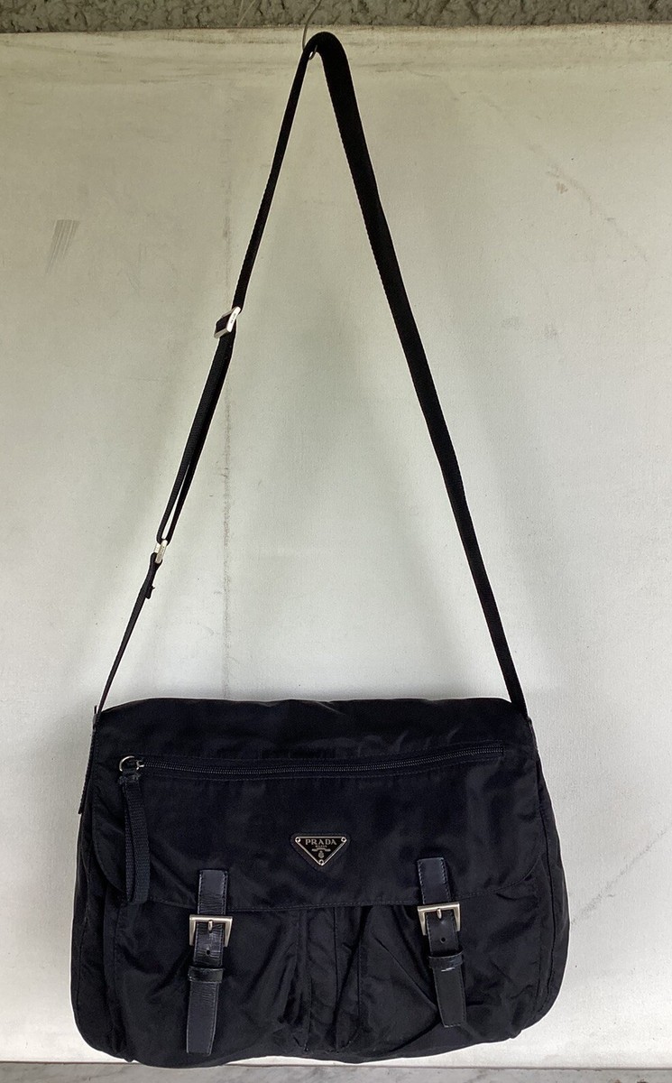 vintage PRADA メッセンジャーバッグ V161 Vintage Genuine PRADA Black Nylon Tessuto Messenger