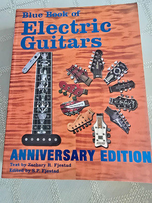 Blue Book of Electric Guitars - ANNIVERSARY EDITION - 10th Edition - 