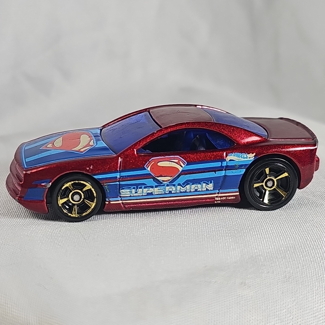 Hot Wheels Superman Muscle Tone Dark Red Batman v Superman 5/7 Gold MC5 DC 2016