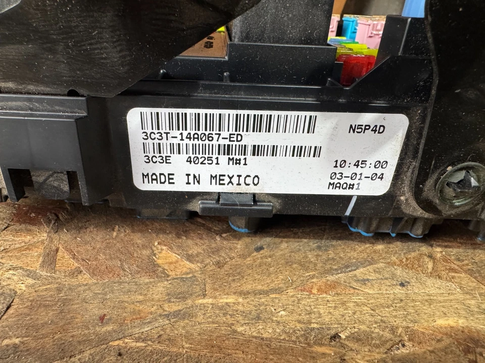 2003 Ford F350 Super Duty Under Dash Fuse Box Relay Panel 3C3T-14A067-ED - Image 2 of 4