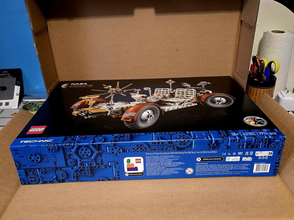 LEGO TECHNIC: Nasa Apollo Lunar Roving Vehicle-Lrv (42182) Brand new and sealed - Image 4 of 4
