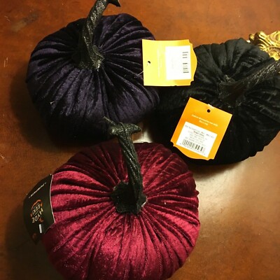 NWT SET OF 3 7''  BLACK PURPLE ROSE VELVET PUMPKINS   WITH  GLITTER   STEMS GOTH