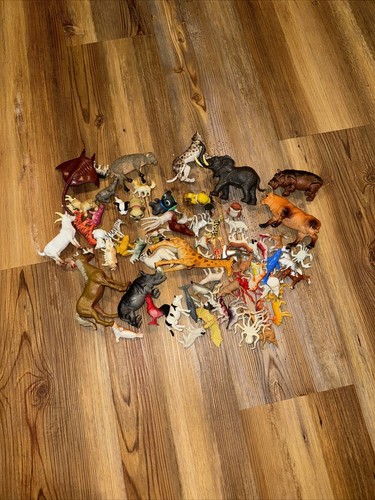 Huge Lot Of Plastic Zoo Animals Large Modern And Vintage Animal Toys Pretend