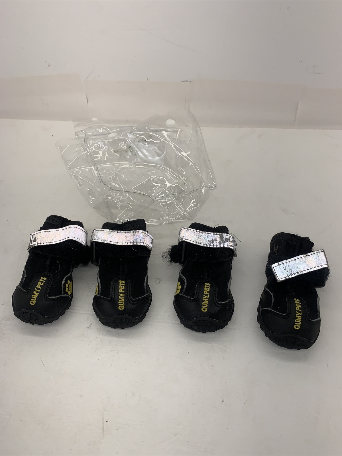 QUMY PETS 4 Piece Dog Boots Paw Protectors Shoes w/ Reflective Stripes