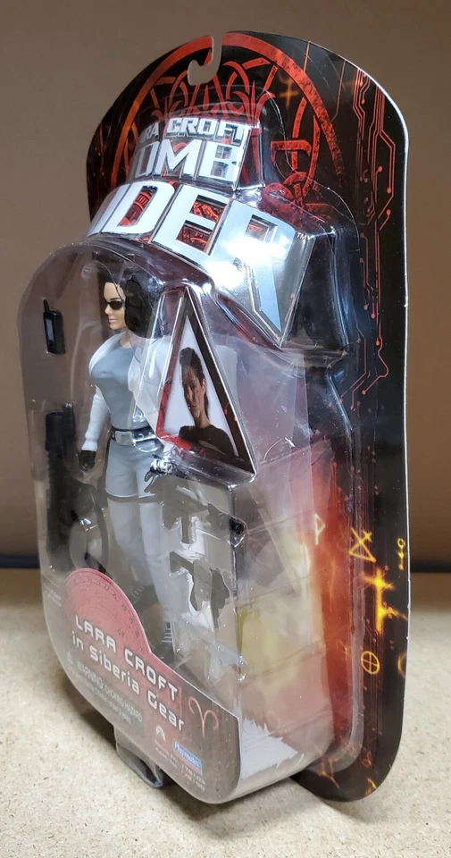 NEW LARA CROFT TOMB RAIDER IN SIBERIA GEAR ANGELINA JOLIE PLAYMATES FIGURE! R60  - Image 3 of 4