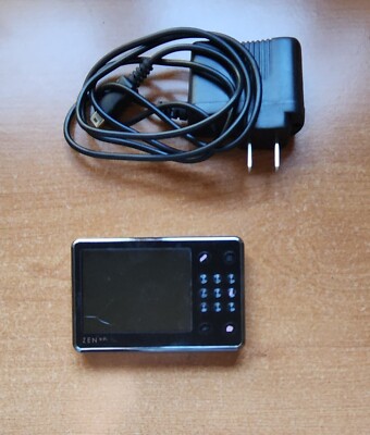 Creative ZEN X-Fi 8GB Media Player with built in Speaker FM Radio MP3 MP4