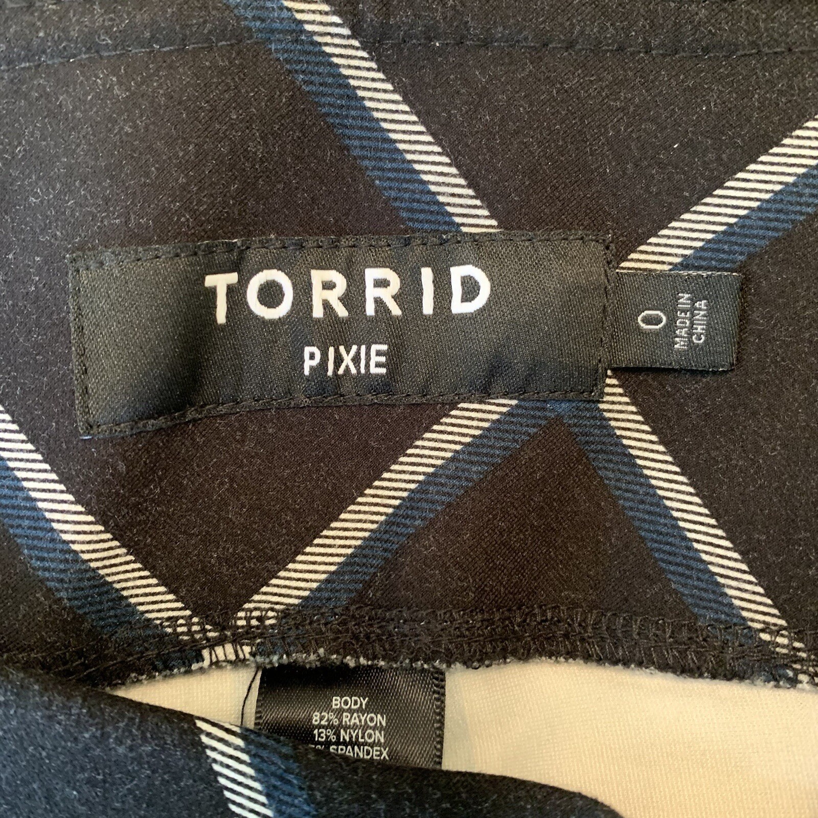 Torrid Pixie Black Teal & White Windowpane Leggin… - image 7