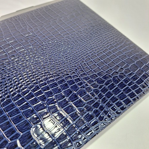 MacBook Pro 13" Hartschalen Case Italian Leather Navy Crocodile Leather 2025 - Bild 2 von 9