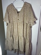 Women’s Tan and White Shein Curve Dress Size 2XL Short Sleeve Mid Length