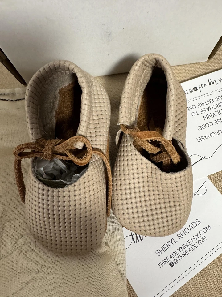 Threadlynn Baby Shoes Size 2 Moccasins Soft Sole Leather Newborn Infant Toddler - Image 2 of 4