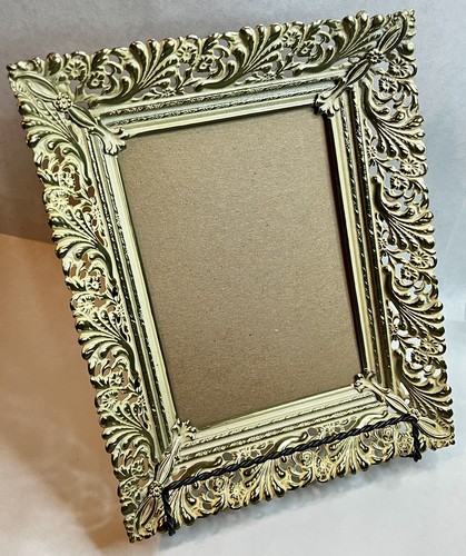 VINTAGE VICTORIAN FLORAL FILIGREE 5” X 7” PICTURE FRAME PHOTO HOLDER GOLD/white