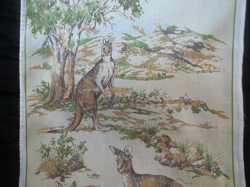 Greetings from Canberra Australia Souvenir Kitchen Towel Print Kangaroos TW180 - Picture 6 of 11