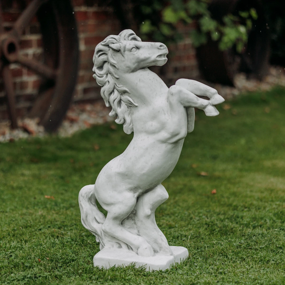 vapen bauchschmerzen Statuen für den Außenbereich mit Pferde-Motiv online kaufen