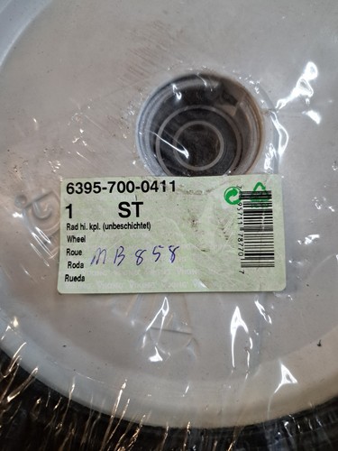 Stihl Viking 63957000411 Rasenmäher Rad MB858 - Bild 2 von 3