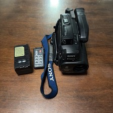 Sony Video8 Handycam CCD-TR65 10x Hi-Fi Stereo Color Viewfinder Bundle