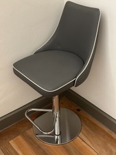 sgabello da bar girevole e regolabile in altezza modello Clara di Bontempi