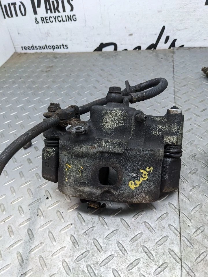 Passenger Right Caliper Front Excluding Vtec Fits 93-97 DEL SOL 1164976 - Image 2 of 4