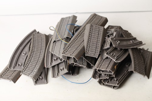 Roco Line H0 mehr als 30 diverse Gummibettungen mit Anschnitt (354037) | Condition: Gebraucht