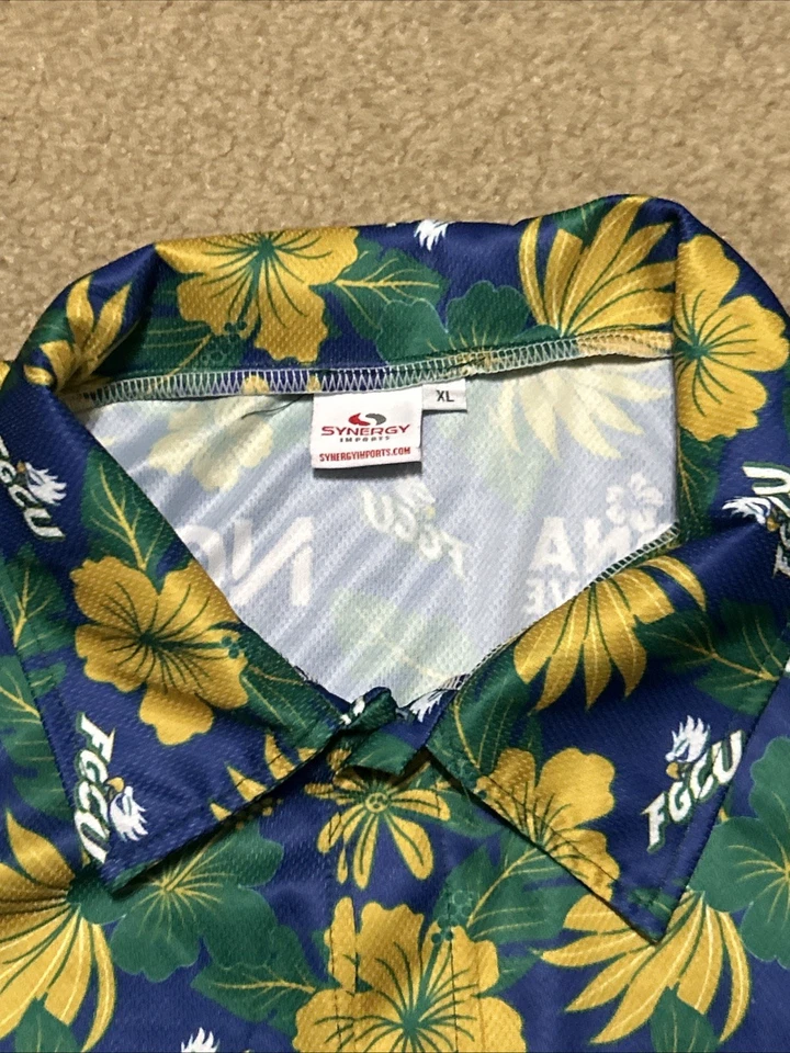 Florida Gulf Coast University Hawaiian Floral Shirt Size XL FGCU SGA? - Image 3 of 3