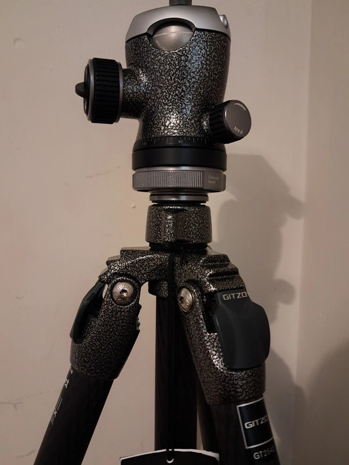 Gitzo GK254282QD Mountaineer Tripod + GH3382QD Ball Head Like pristine Condition - Image 4 of 4