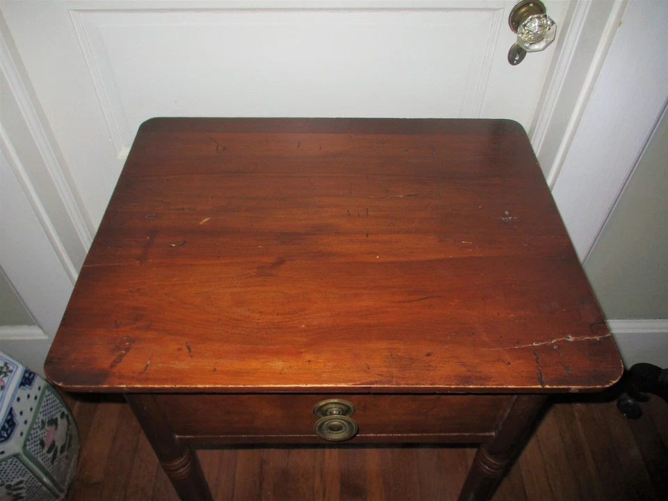 Primitiva mesa auxiliar de cerezo antigua granja siglo XIX SHERATON CAJÓN COLA MILANO Foto 2 de 4