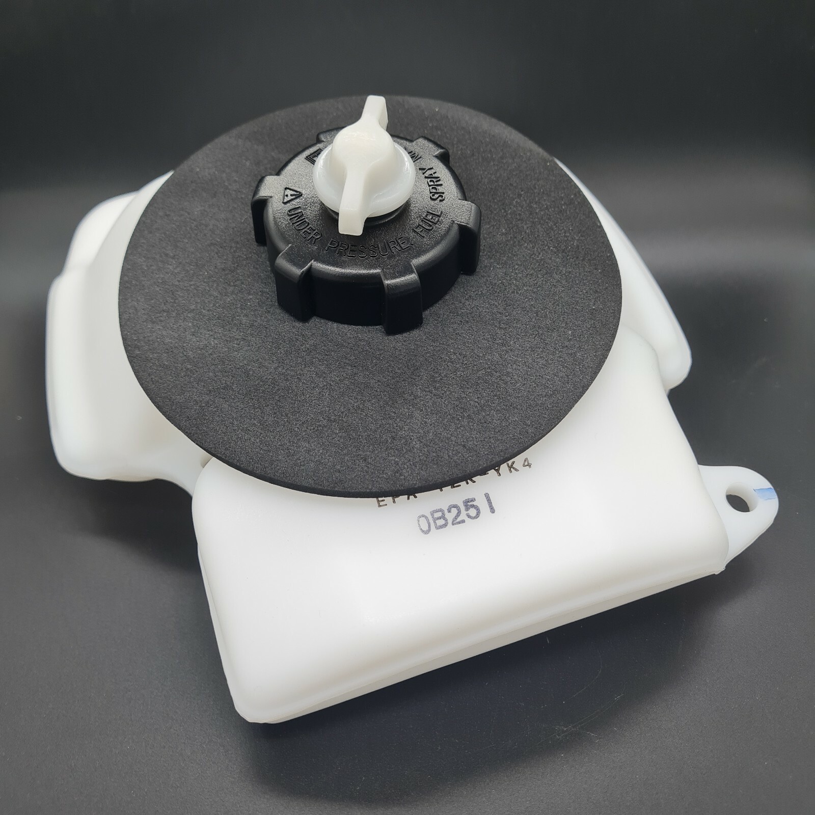 Fuel Tank & Cap Tohatsu Outboard 2.5HP 3.5HP 4 Stroke 3GT703101