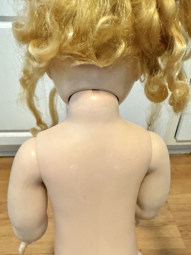 Vtg 27" Rita Paris Doll Molded Hair And Sleepy Eyes. Unmarked - Imagen 8 de 12