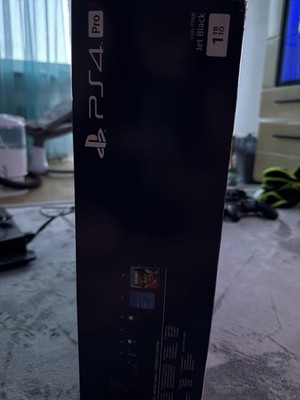 Original OVP Sony PlayStation 4 Pro 1TB   So gut wie neu