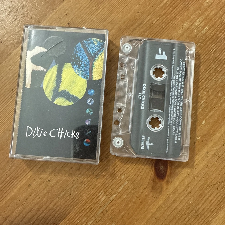 The Dixie Chicks Fly Cassette Tape monument 1999 country pop used good cond - Image 3 of 4