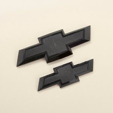 2018 -2024 Chevrolet Traverse Bowtie Front Grille Black Emblem 23165730 Oem