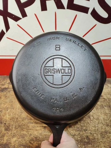 "Fully Restored" GRISWOLD #8 Cast Iron Skillet Pan Large Logo 10" Seasoned