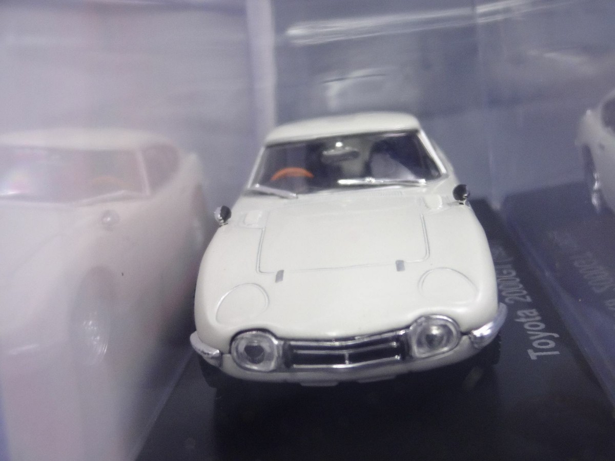 Toyota 2000GT 1967 White 1/43 Scale Box Mini Car Display Diecast