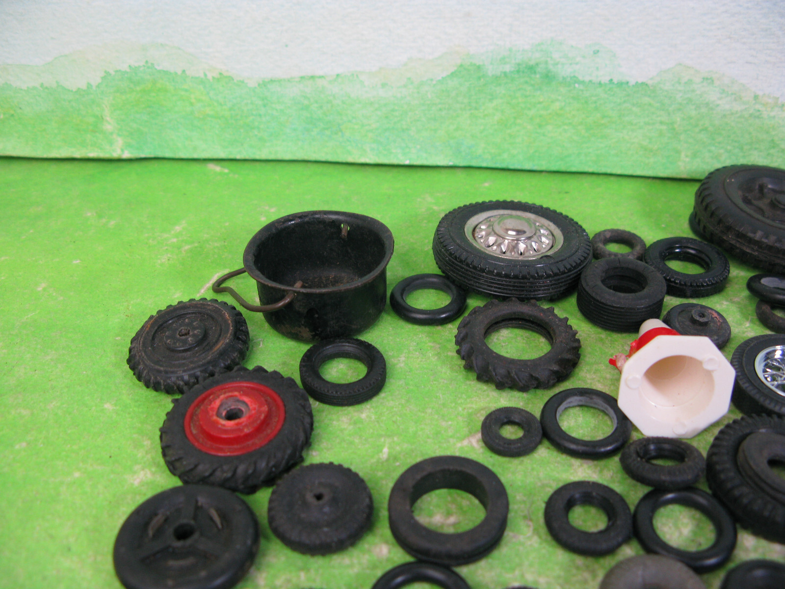 vintage & dinky toys spares tyres & wheels for models 1529 eBay
