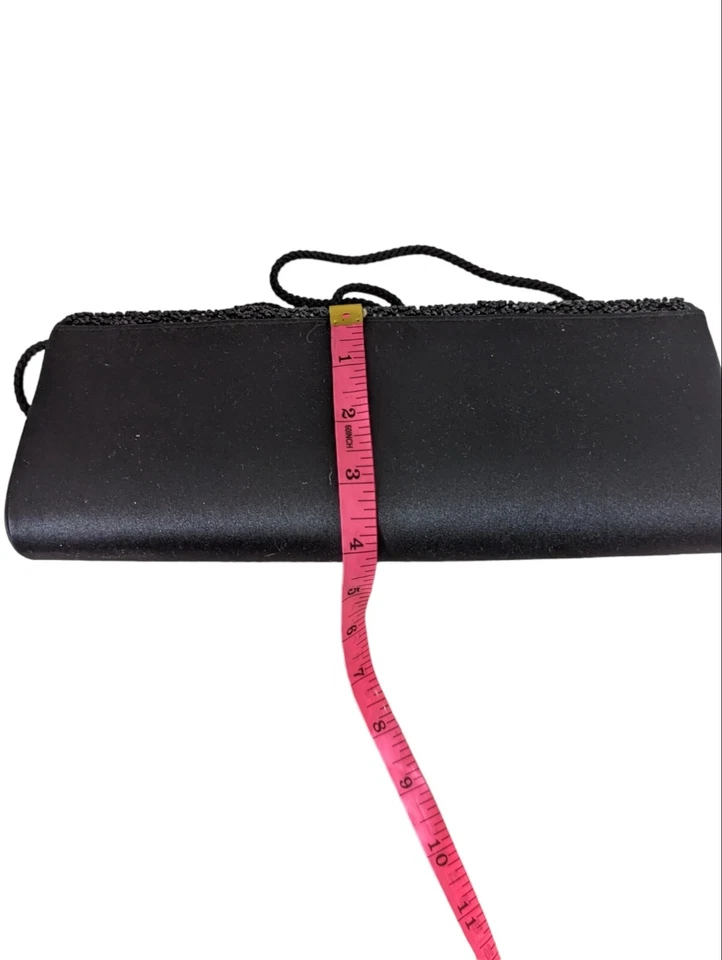 Bolsa de noite Kate Landry preta cetim frisado conversível clutch - Imagem 4 de 4