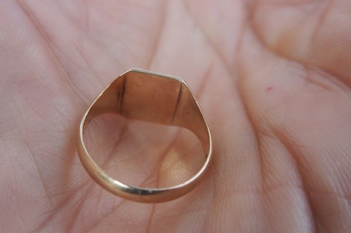 MENS Ladies 9ct YELLOW GOLD DECORATED SIGNET RING SIZE R 1/2 9 1934? Pinkie - Picture 6 of 8